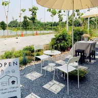 บรรยากาศ กาแฟบ้านดอกไม้