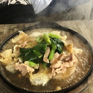 เมนูของร้าน ราดหน้ากระทะร้อน