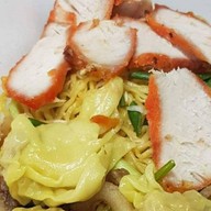 ขัาวขาหมู..ก๋วยเตี๋ยวหมู..นายลิ้ม สุขุมวิท38 เจ้าเก่า