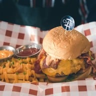 คริสเต็กแอนเบอร์เกอร์ บางขุนนนท์