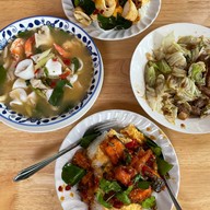 บ้านร่มไม้ by พี่กร