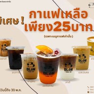 Blóm flowers café ตลาดสนธนบุรี