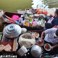 บรรยากาศ อ้วนข้าวหมูแดง