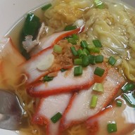 ขัาวขาหมู..ก๋วยเตี๋ยวหมู..นายลิ้ม สุขุมวิท38 เจ้าเก่า
