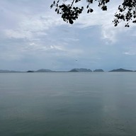 บรรยากาศ Koh Lanta Old Town Pier สะพานท่าเทียบเรือเกาะลันตาใหญ่