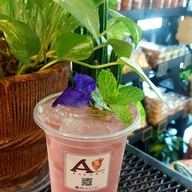 อมร Coffee & Bakery -