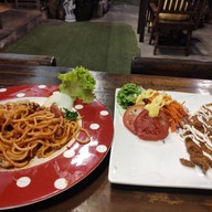 ร้านสเต็กตัวน้ำ (ป้าแก้ว คลองหลอด) -