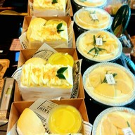 อมร Coffee & Bakery -