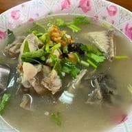 ข้าวต้มปลานายเตี้ย (หน้าวัดป่า)