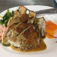 แสงทอง สะพานนวลฉวี
