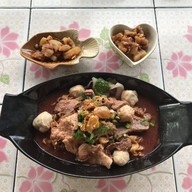เมนูของร้าน นพดลก๋วยเตี๋ยวเรืออยุธยา ตลาดบุญลือ