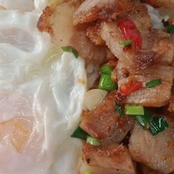 หนุ่ย ตามสั่ง