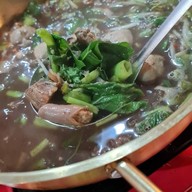 เมนูของร้าน เรือตุ๋นหม้อไฟ หน้า ม.ราชภัฏบ้านดู่