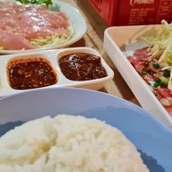 เมนูของร้าน เรือตุ๋นหม้อไฟ หน้า ม.ราชภัฏบ้านดู่