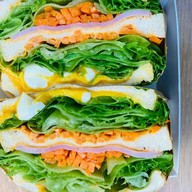 Baan Pan Fan - บ้าน ปันฝัน  - バーンパンファン บางบัวทอง