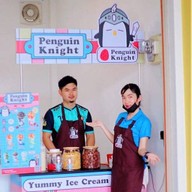 เพนกวิน ไนท์ ไอศครีมเกล็ดหิมะ ตลาดฟ้าไทย