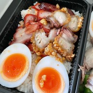 หมูแดง-หมูกรอบ รังสิต (ข้าวมันไก่นายเก๋า)