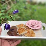 ขนมบ้าบิ่นแม่วารี ตลาดพูนทรัพย์