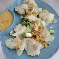 เมนูของร้าน ก๋วยเตี๋ยวเกี๊ยวปลาไดโนเสาร์
