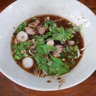 เมนูของร้าน ก๋วยเตี๋ยวหมูตุ๋นนายเป็ด