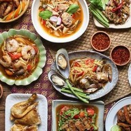 แดนปลาแดก