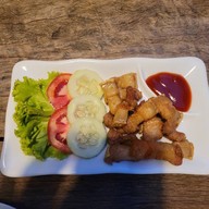 ร้านเอกเขนก เลียบทางรถไฟตลิ่งชัน