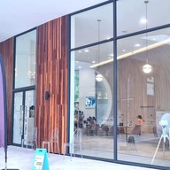 หน้าร้าน DEAN & DELUCA Kensington Learning Space