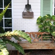 Tree House Cafe & Restaurant