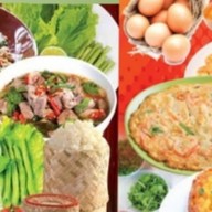 หน่อยลาบก้อย-ข้าวไข่เจียวทรงเครื่อง