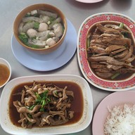 เมนูของร้าน จุ้ย เป็ดพะโล้