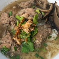 โจ๊กแต้จิ๋วหัวหิน (โจ๊กเก้าเตา) ถนนแนบเคหาสน์ ซอย.55/1 ตรงข้ามโต้รุ่งสำเพ็ง สี่แยกสะพานปลา