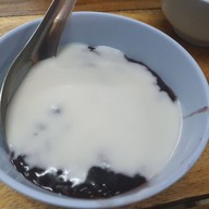 ร้านบัวลอย 3 รส  เจ๊ตุ๊ก ที่ใหม่อ่างเก็บน้ำประปานาสร้าง ที่ใหม่