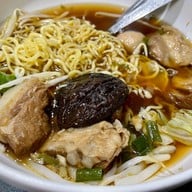 ร้านป้าโอ่ง สวนหลวง ร.9