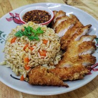 ข้าวหมูทอดเดลิเวอรี่ เจริญกรุง 107 ตรงข้ามอเมซอน