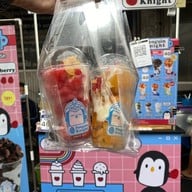 สตอเบอร์รี่โยเกิร์ต PenguinKninght ตลาดห้วยขวาง
