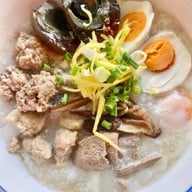 โจ๊กแต้จิ๋วหัวหิน (โจ๊กเก้าเตา) ถนนแนบเคหาสน์ ซอย.55/1 ตรงข้ามโต้รุ่งสำเพ็ง สี่แยกสะพานปลา