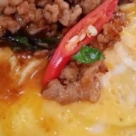 น้องเฌอ กะเพราไข่ข้น ไร่ขิง/สามพราน