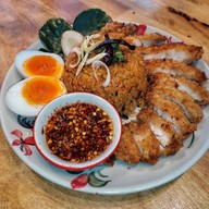 ข้าวหมูทอดเดลิเวอรี่ เจริญกรุง 107 ตรงข้ามอเมซอน