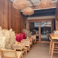 Bread Crumbs Cafe’