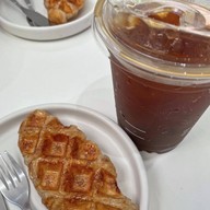 B’s Cups coffee Surin