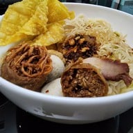 เมนูของร้าน ต้มยำหน้าแดง