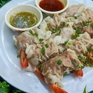 ลุงจาปาโก๋ อาคาร QS มหาวิทยาลัยนเรศวร