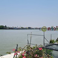 ครัววันดี ริมแม่น้ำเจ้าพระยา เมืองปทุม