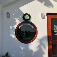 บรรยากาศ White House Cafe' Chainat