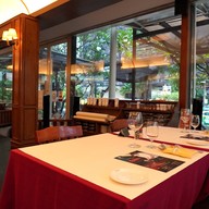 Le Boeuf The Steak & Fries Bistro หลังสวน