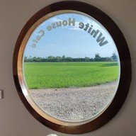 บรรยากาศ White House Cafe' Chainat