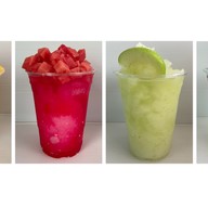 Fruits Aholic น้ำผลไม้สดปั่น ชา กาแฟ ถ.ชุมพร