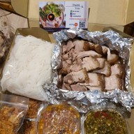 เมนูของร้าน เมี่ยงดง! 명동 (ไม่แซ่บให้ตี!) หมูสามชั้นและหมูยอ