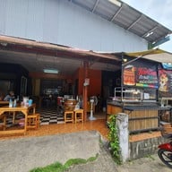 หน้าร้าน ร้านแดดดีหมูแดดเดียว by โกหวัด สาขา1 เซเว่น ตลาดไข่ทอง