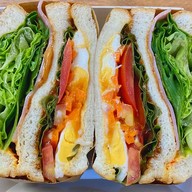 Baan Pan Fan - บ้าน ปันฝัน  - バーンパンファン บางบัวทอง